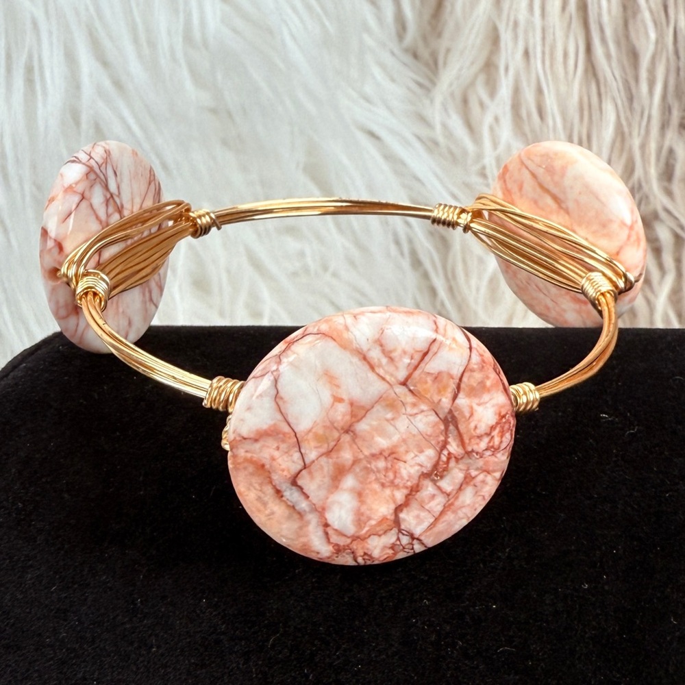 Wired wrapped goldtone, three stone bangle bracelet - Picture 7 of 14